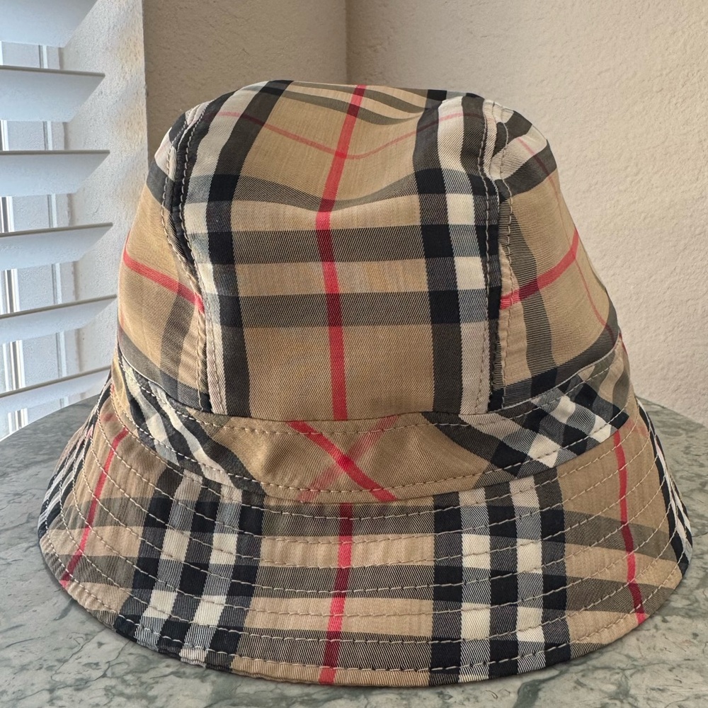 Burberry Signature Checkered  Bucket Hat